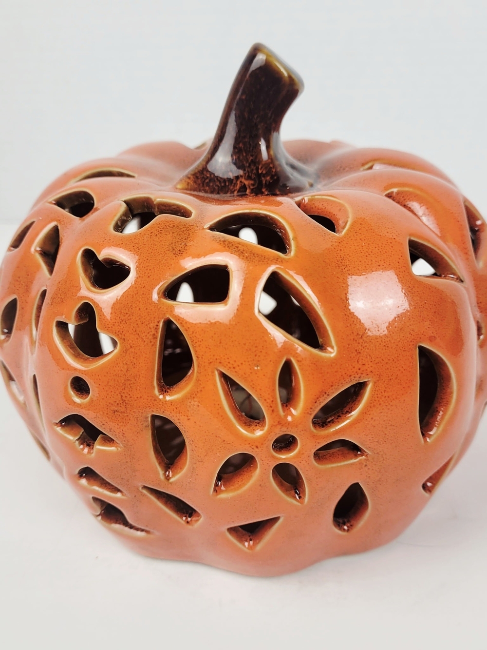 Halloween Pumkin~Fall Harvest Thanksgiving~Ceramic~Lighted Filigree~6.5" × 5.5"